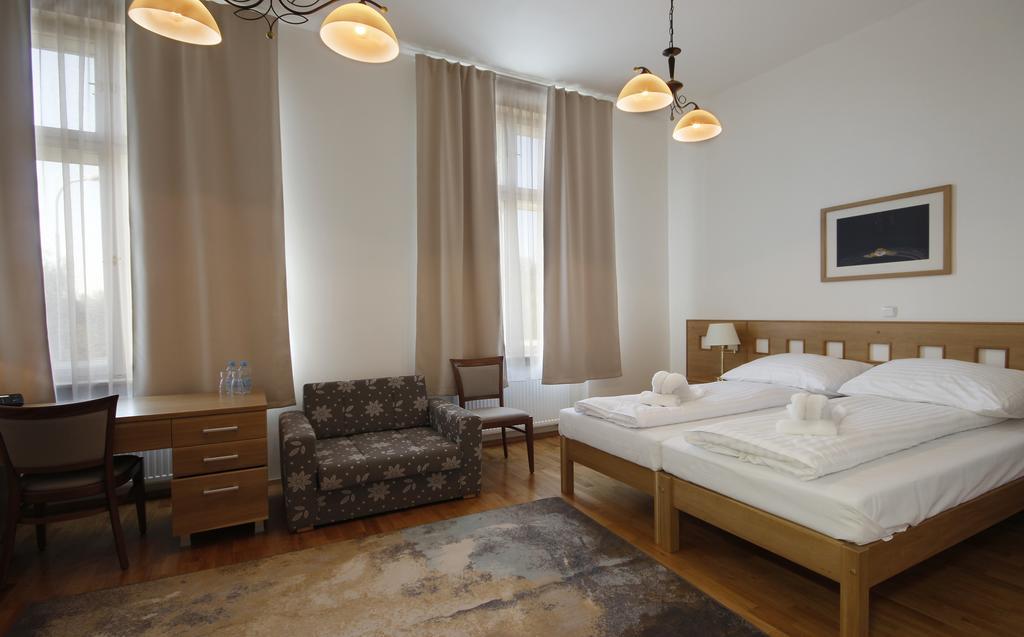 Hotel Pod Zelenym Dubem Bohumín 객실 사진